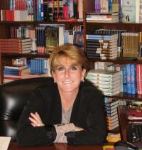 Deborah Schneider photo